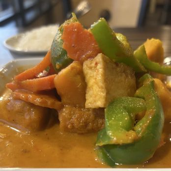 Aung's Bangkok Cafe - Pumpkin tofu Red Curry - Thai Near Me - Englewood, Colorado Aung's Bangkok Cafe - Pumpkin tofu Red Curry - Thai Near Me - Englewood, Colorado