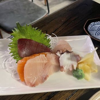 Sushi Nomu - Sashimi sampler - Sushi Bars Near Me - Frederick, Maryland