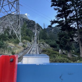 Gelmerbahn - Going up - Landmarks & Historical Buildings Near Me - Innertkirchen, BE