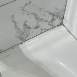 Pops Handyman Service - Cracks still on the bathtub.