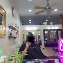 Salon 918 - literally every few minutes she would step away to do something on her phone or just do it right in front of me