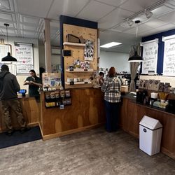Ceres Bakery - Order pickup and two registers on either side