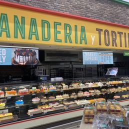 Panadería was closed. Panadería was closed.