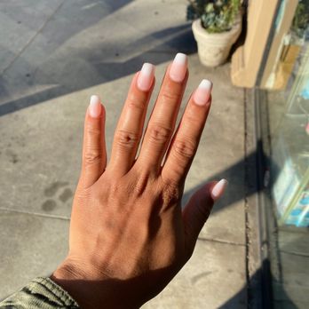 MOI Nails Studio - Short Coffin Ombre by Liz at Moi nails - Nail Salons Near Me - Los Angeles, California MOI Nails Studio - Short Coffin Ombre by Liz at Moi nails - Nail Salons Near Me - Los Angeles, California