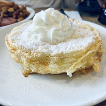 Aloha Kitchen - Soufflé Pancake - Breakfast & Brunch Near Me - Honolulu, Hawaii Aloha Kitchen - Soufflé Pancake - Breakfast & Brunch Near Me - Honolulu, Hawaii