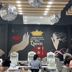 Queen Nail Bar - Interior