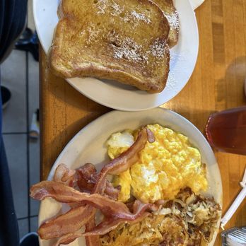 Cozy Oaks Restaurant - French Toast Special with Hash Browns - Breakfast & Brunch Near Me - Lakeland, Florida Cozy Oaks Restaurant - French Toast Special with Hash Browns - Breakfast & Brunch Near Me - Lakeland, Florida