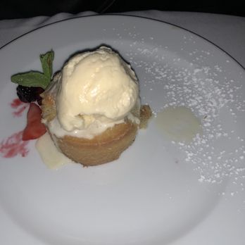 Ocean Prime - Warm butter cake with ice cream - Seafood Near Me - New York, New York Ocean Prime - Warm butter cake with ice cream - Seafood Near Me - New York, New York
