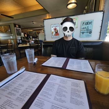 Pete's Henny Penny Restaurant - Cool ambiance - American Near Me - Petaluma, California