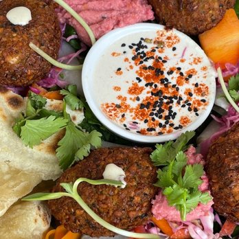 Chaya y Cacao - Falafel Bowl | refreshing and uplifting lunch option - Breakfast & Brunch Near Me - Cancún, ROO