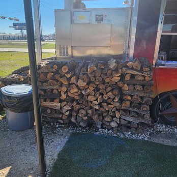 Space City BBQ - Barbeque Near Me - Baytown, Texas