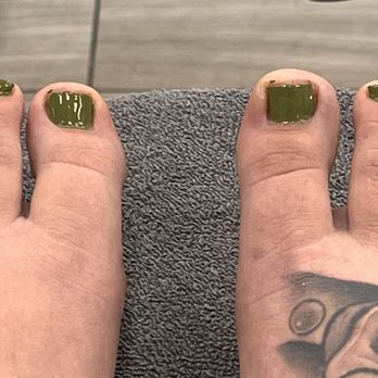 Daisy Nails - Unfinished polish job. And right foot outside the toe you can see the swelling/redness from her digging. - Nail Salons Near Me - Lancaster, California Daisy Nails - Unfinished polish job. And right foot outside the toe you can see the swelling/redness from her digging. - Nail Salons Near Me - Lancaster, California