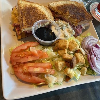 Lincoln Avenue Brewery - Ruben Sandwich with a side house salad, bleu cheese, and balsamic glaze - Brewpubs Near Me - Calistoga, California Lincoln Avenue Brewery - Ruben Sandwich with a side house salad, bleu cheese, and balsamic glaze - Brewpubs Near Me - Calistoga, California