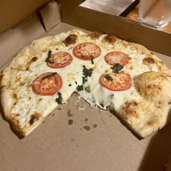 Fireworks Restaurant - Pizza Margherita - American Near Me - Lincoln, Nebraska