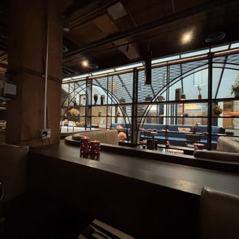 Lobster Burger Bar - Seating - Bars Near Me - Toronto, Ontario
