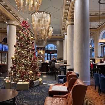 Icon Bar - a christmas tree in the lobby - Cocktail Bars Near Me - Houston, Texas Icon Bar - a christmas tree in the lobby - Cocktail Bars Near Me - Houston, Texas