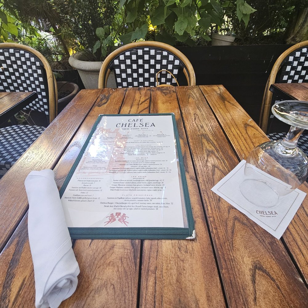 Café Chelsea - Table setting - French Near Me - New York, New York