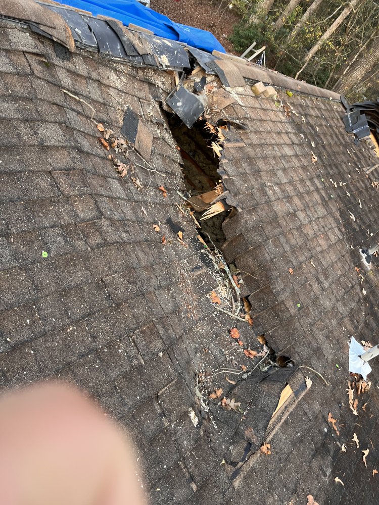 Slide of Wuilson’s Roofing