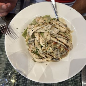 Piccolo Bistro - Pappardelle with chicken, sundried and spinach - Italian Near Me - Ridgewood, New Jersey