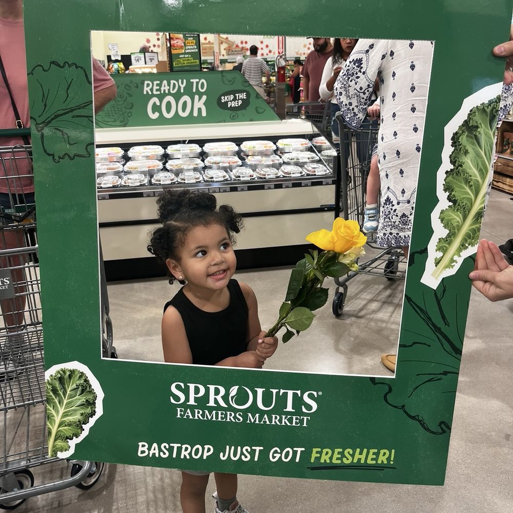 Sprouts Farmers Market - Opening day - Grocery Near Me - Bastrop, Texas