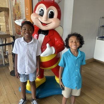 Jollibee - With the bee! - Fast Food Near Me - Houston, Texas Jollibee - With the bee! - Fast Food Near Me - Houston, Texas