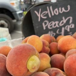 Farmers Marketplace of Long Beach - Summertime Peaches