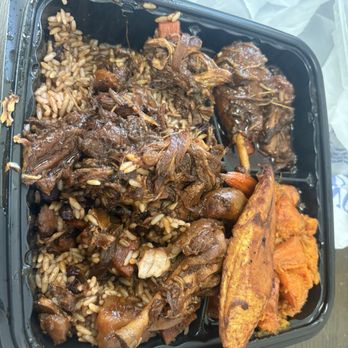 Rude Jerk Kitchen - Stewed chicken combo - Caribbean Near Me - Perris, California
