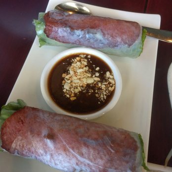Xinh Xinh Cafe - Sausage summer roll - Vietnamese Near Me - Urbana, Illinois Xinh Xinh Cafe - Sausage summer roll - Vietnamese Near Me - Urbana, Illinois