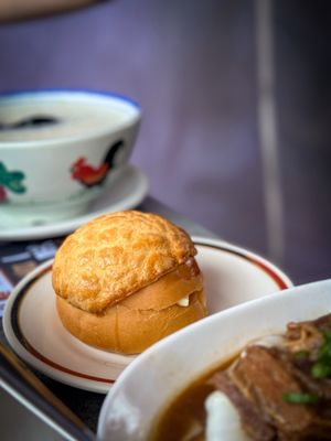 Tam's Noodle House by null