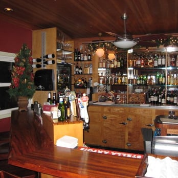 Leaky Roof - Quaint Bar area - Gastropubs Near Me - Portland, Oregon Leaky Roof - Quaint Bar area - Gastropubs Near Me - Portland, Oregon