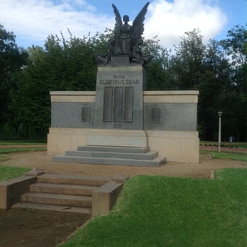 Cameron Park - War memorial statue. - Parks Near Me - Wellington, NSW