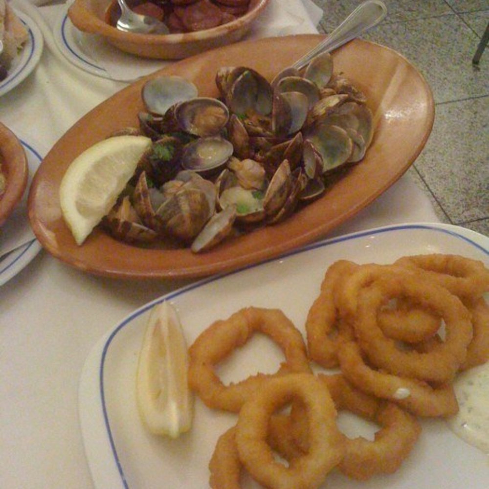 Estrela Bar - Super tasty clams in garlic butter sauce - Bars Near Me - London, XGL Estrela Bar - Super tasty clams in garlic butter sauce - Bars Near Me - London, XGL