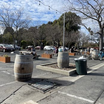 Calicraft Brewing - Outdoor Seating - Breweries Near Me - Walnut Creek, California Calicraft Brewing - Outdoor Seating - Breweries Near Me - Walnut Creek, California