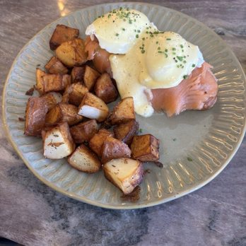 Flora - Smoked salmon croissant benedict - Breakfast & Brunch Near Me - San Diego, California