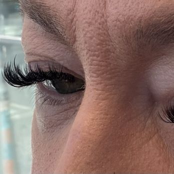 Blink Wink Lash - Hybrid lashes - Eyelash Service Near Me - Costa Mesa, California