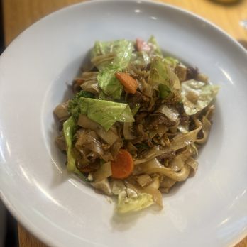 Koloa Thai Bistro - Pad see yew beef - Thai Near Me - Koloa, Hawaii Koloa Thai Bistro - Pad see yew beef - Thai Near Me - Koloa, Hawaii