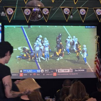 The Cove Bar & Grill - Sports Bars Near Me - Murrieta, California