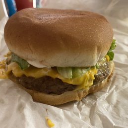 Cheeseburger "all-the-way"