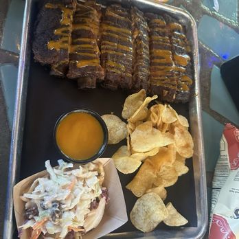 Yellow Dog Eats - 1/2 Rack Of Ribs With Gold Sauce - Sandwiches Near Me - Windermere, Florida