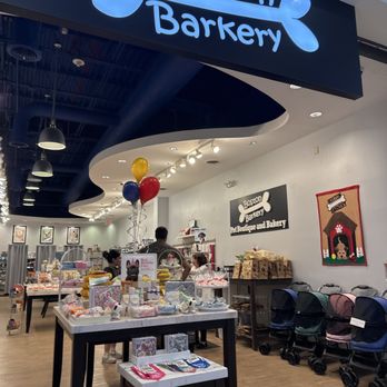 Boston Barkery - Pet Stores Near Me - Chestnut Hill, Massachusetts