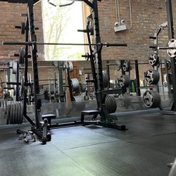 Pilsen's Gym - Squat Racks