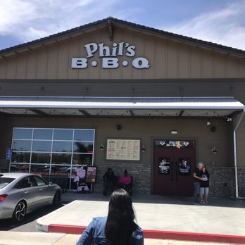 Phil's BBQ - Barbeque Near Me - Temecula, California