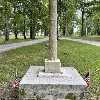 Coon Dog Cemetery - Tombstone - grave - Funeral Services & Cemeteries Near Me - Cherokee, Alabama