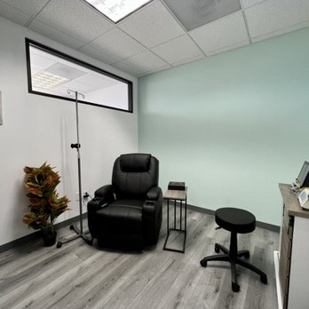 Ketamine Haven Clinic - In our clinic, you will receive the best care in a calming ambient under supervision of an expert team of anesthesiologists and CRNAs. - Medical Centers Near Me - Tarzana, California Ketamine Haven Clinic - In our clinic, you will receive the best care in a calming ambient under supervision of an expert team of anesthesiologists and CRNAs. - Medical Centers Near Me - Tarzana, California