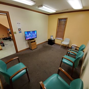Perfect Touch Auto Repair - Our waiting room - Auto Repair Near Me - Champaign, Illinois