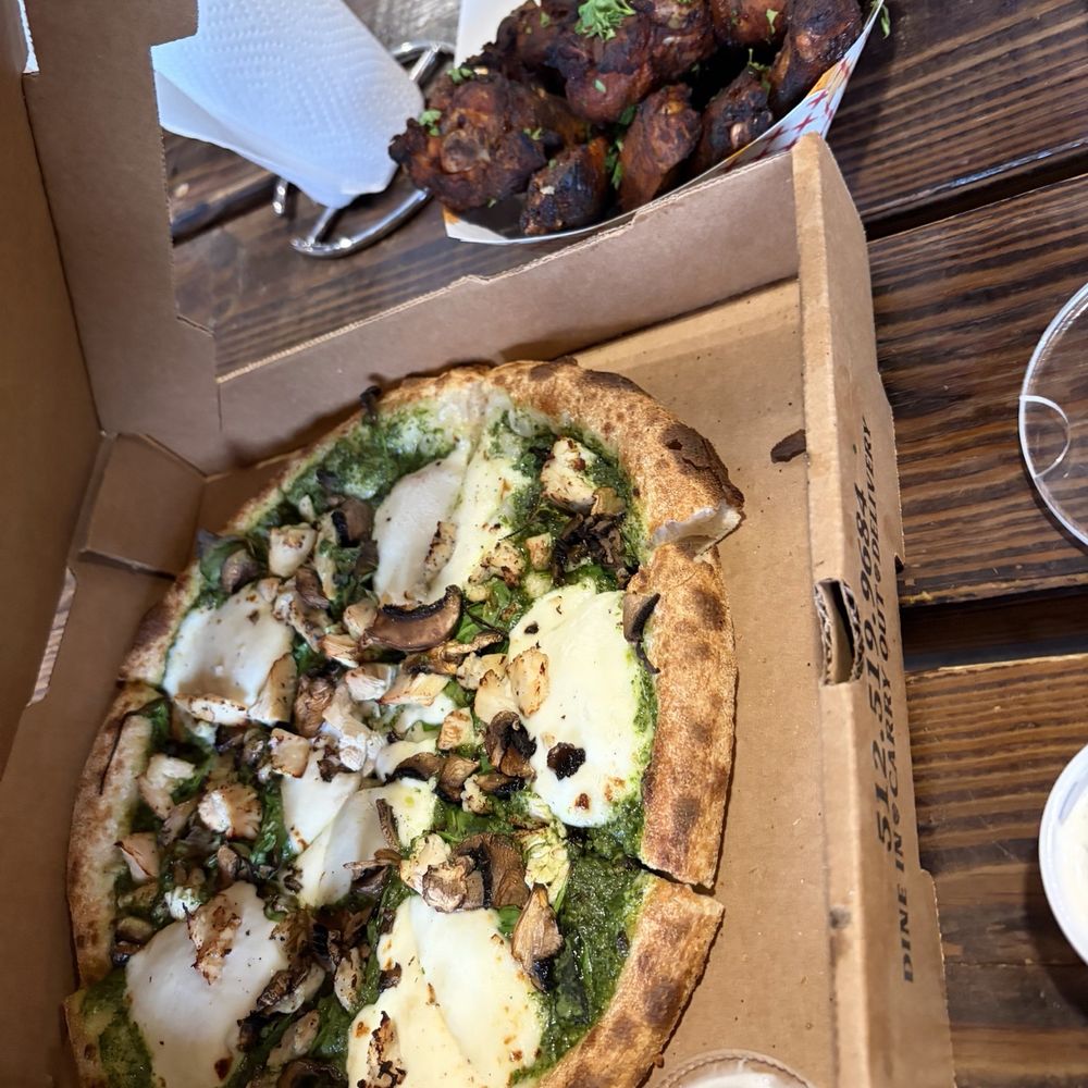 Suds Monkey Kitchen & Brewery Dripping Springs - 12" Verdoro - Brewpubs Near Me - Austin, Texas