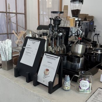 Cafe Lapin - Coffee & Tea Near Me - Honolulu, Hawaii