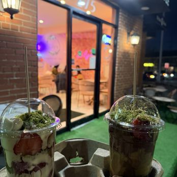 Lily’s Chocolate & Coffee - Desserts Near Me - Vienna, Virginia Lily’s Chocolate & Coffee - Desserts Near Me - Vienna, Virginia