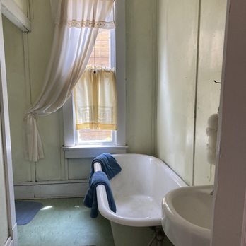 Ely Renaissance - Bathroom - Museums Near Me - Ely, Nevada