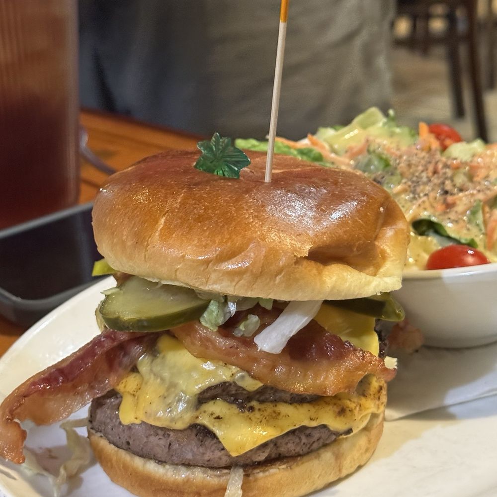 Margaritaville - Key West - That giant Cheeseburger in Paradose - American Near Me - Key West, Florida Margaritaville - Key West - That giant Cheeseburger in Paradose - American Near Me - Key West, Florida